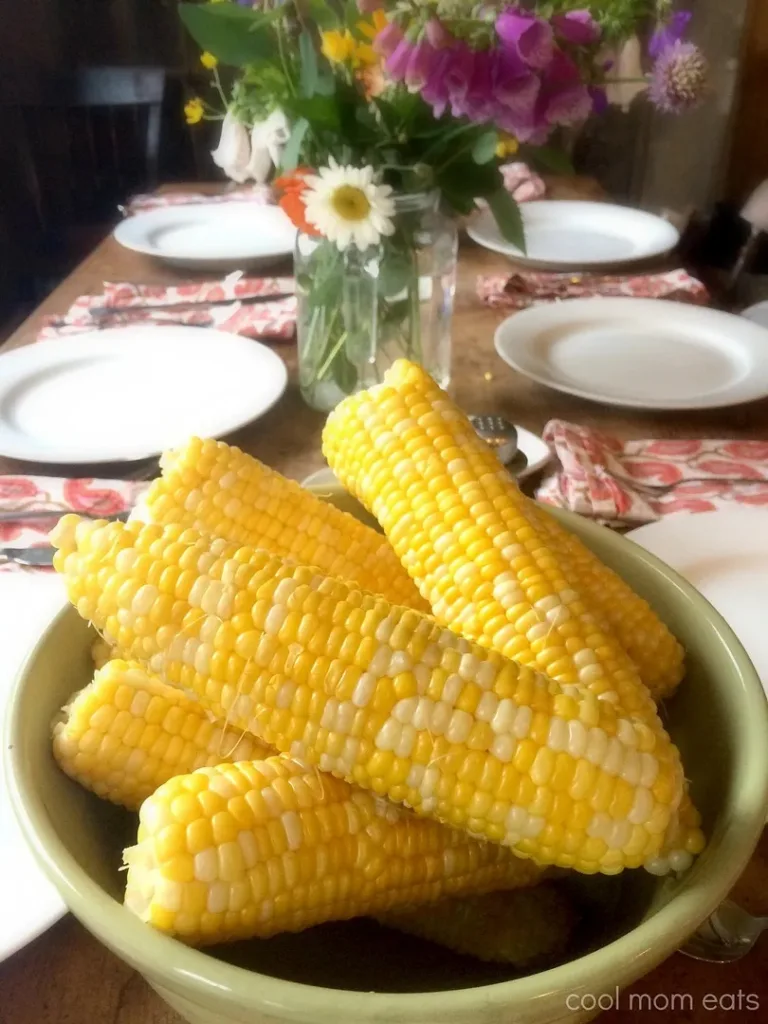 How to boil corn perfectly: It's easier than you think | © Liz Gumbinner for Cool Mom Eats How to boil corn perfectly: It's easier than you think | © Liz Gumbinner for Cool Mom Eats