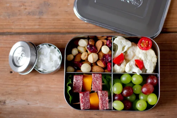 Skip the bread and put salami and cheese on a stick for a great gluten-free school lunch | Lunchbots