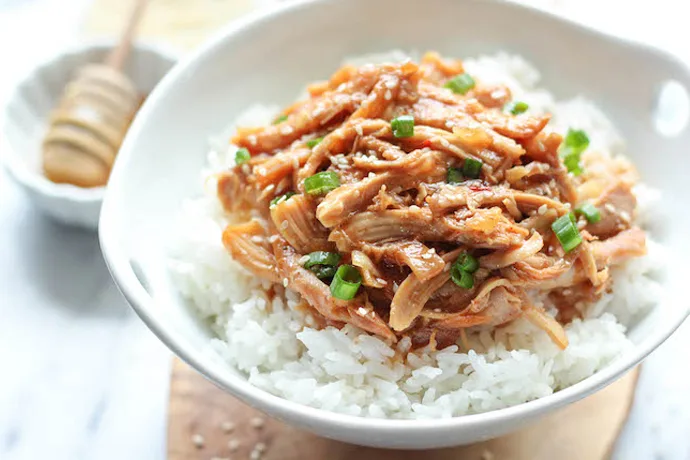 Skinny slow cooker recipes: Crock pot Honey Sesame Chicken is healthier & just as easy as take out | Damn Delicious