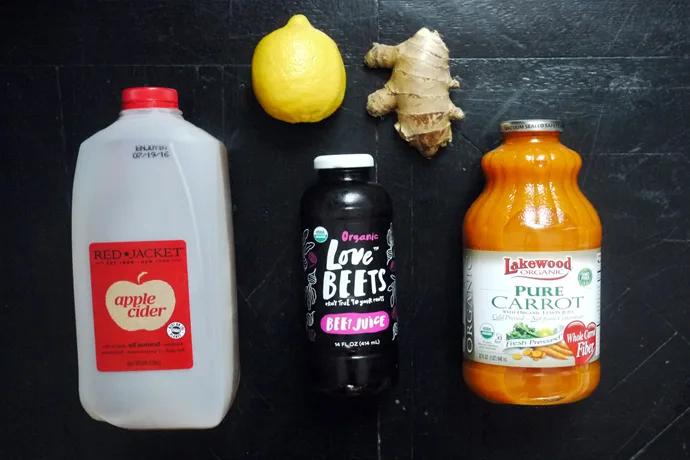 How to save money by making juice bar drinks at home, even without a juicer. So smart! | Cool Mom Eats