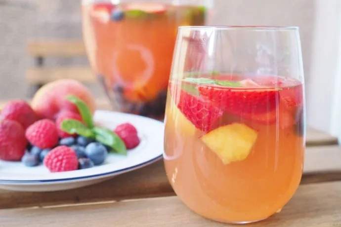 The best sangria recipes to beat the heat with a lighter touch | Rose Sangria at Musings on Momentum