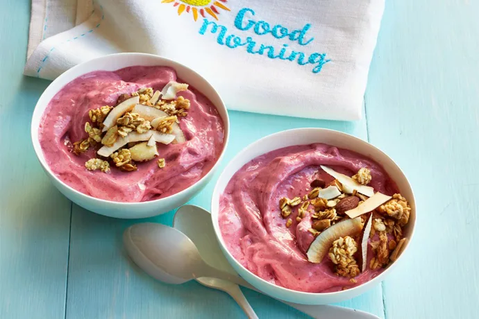 7 healthy, easy breakfast recipes that kids can make themselves at Cool Mom Eats, including these Smoothie Breakfast Bowls | Woman's Day
