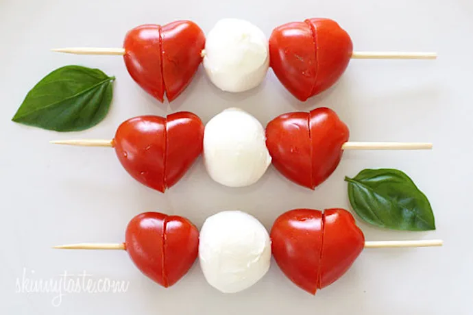 Sometimes, getting kids to eat the veggies you pack in their school lunch is as simple as a creative presentation like these Mini Caprese Skewers | Skinny Taste