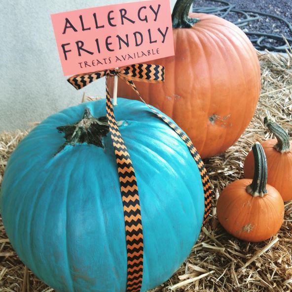 Teal Pumpkin Project for kids with food allergies. Participating is easy and makes trick-or-treating safer and more fun for all kids. | Cool Mom Eats