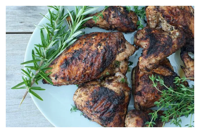 This Rosemary and Thyme chicken is first on my list of recipes to try at JessicaSeinfeld.com, a new favorite family recipe resource. | Cool Mom Eats