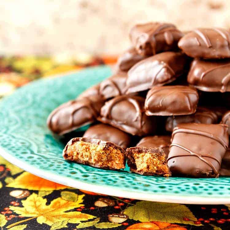 Copycat movie theater candy recipes: Homemade Butterfingers perfected after 9 tries and 8 weeks (!) by Chef Jeni from Pastry Chef Online Copycat movie theater candy recipes: Homemade Butterfingers perfected after 9 tries and 8 weeks (!) by Chef Jeni from Pastry Chef Online