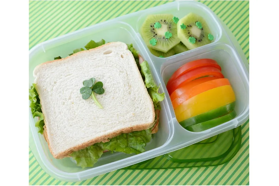 5 festive, but super simple St. Patrick’s Day bento box ideas that anyone can pull off. Even at the very last minute.