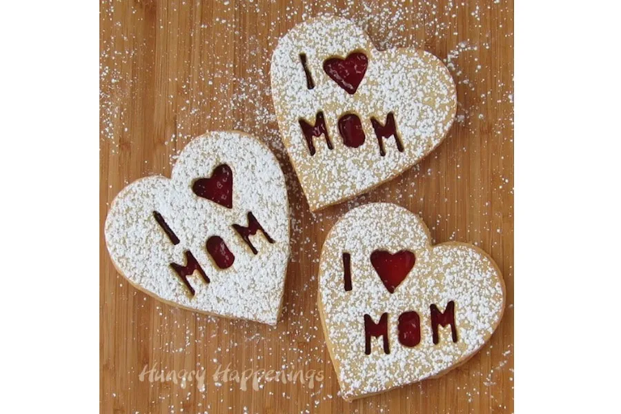 Best homemade Mother's Day gift ideas: I Heart Mom cookies at Hungry Happenings