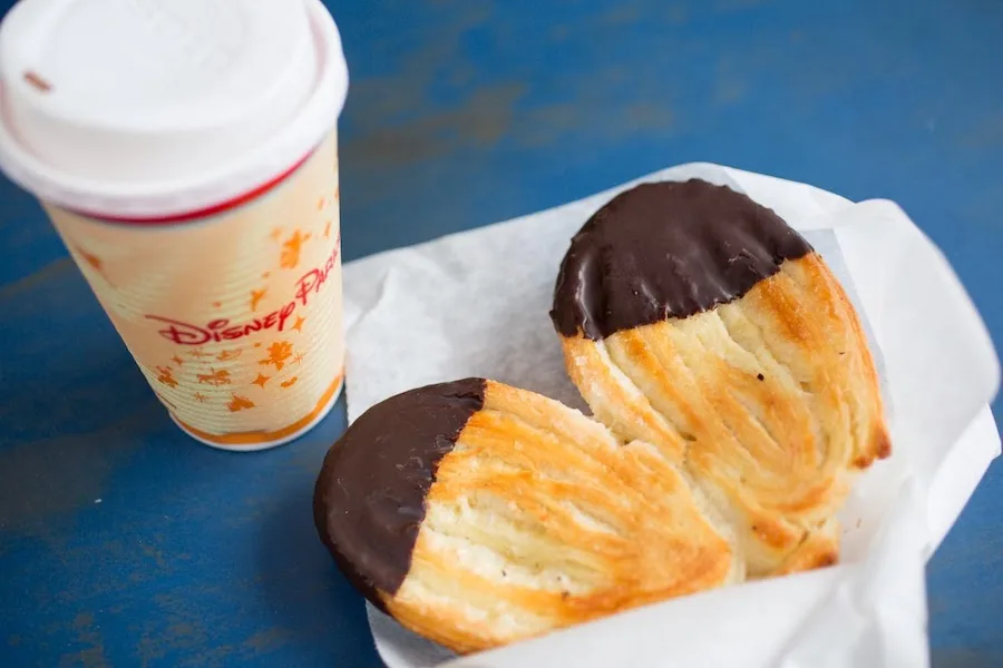 Best snack credit items at Disney | Elephant Ears via Kelsey Bang