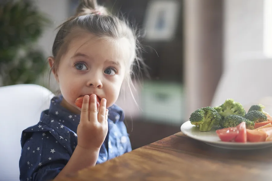5 easy ways to get kids to eat vegetables: Real life tips to help encourage healthier eating habits | Cool Mom Eats
