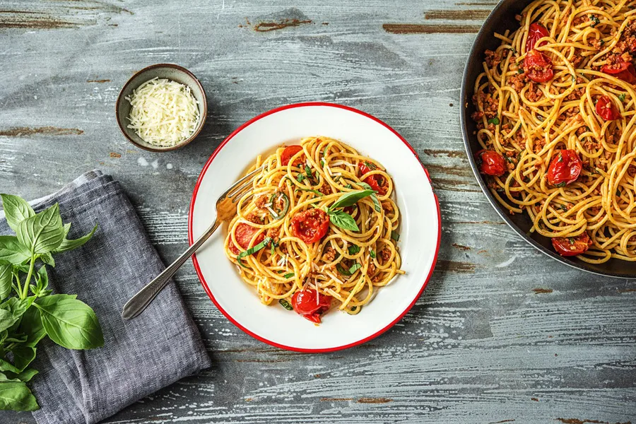 EAT (RED) SAVE LIVES: A new campaign to raise money while eating out or with easy HelloFresh meal kits. The best excuse ever for family cooks to take the night off. | Cool Mom Eats