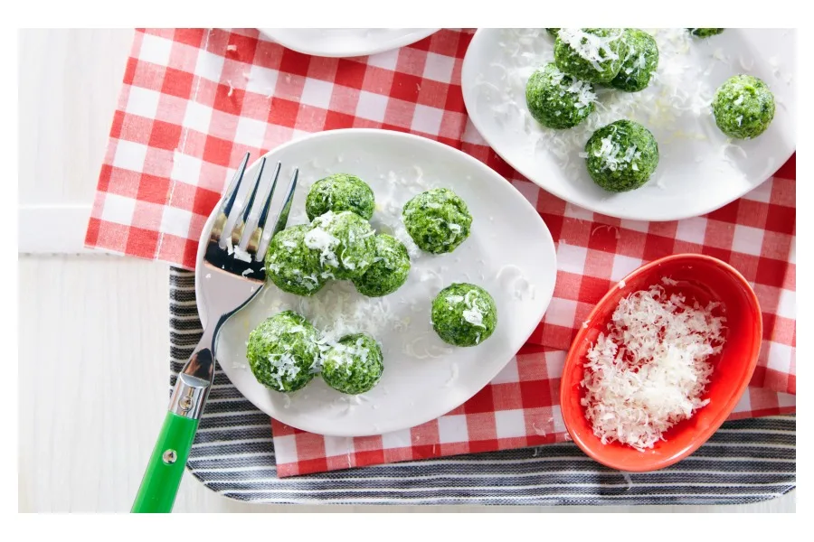 We've got the best freezable toddler meals for busy parents, including this fantastic Spinach Gnocchi at Weelicious.