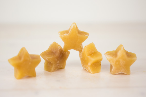 Low sugar teething snacks: Frozen Applesauce Bites | Dallas City Moms Blog Low sugar teething snacks: Frozen Applesauce Bites | Dallas City Moms Blog