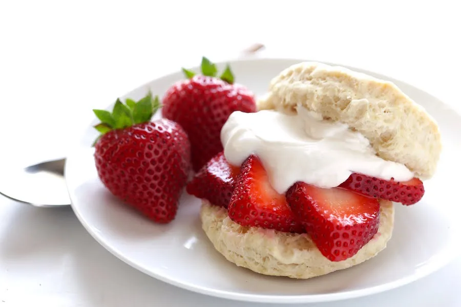 A killer dairy-free coconut whipped cream recipe: Bring on the summer desserts!