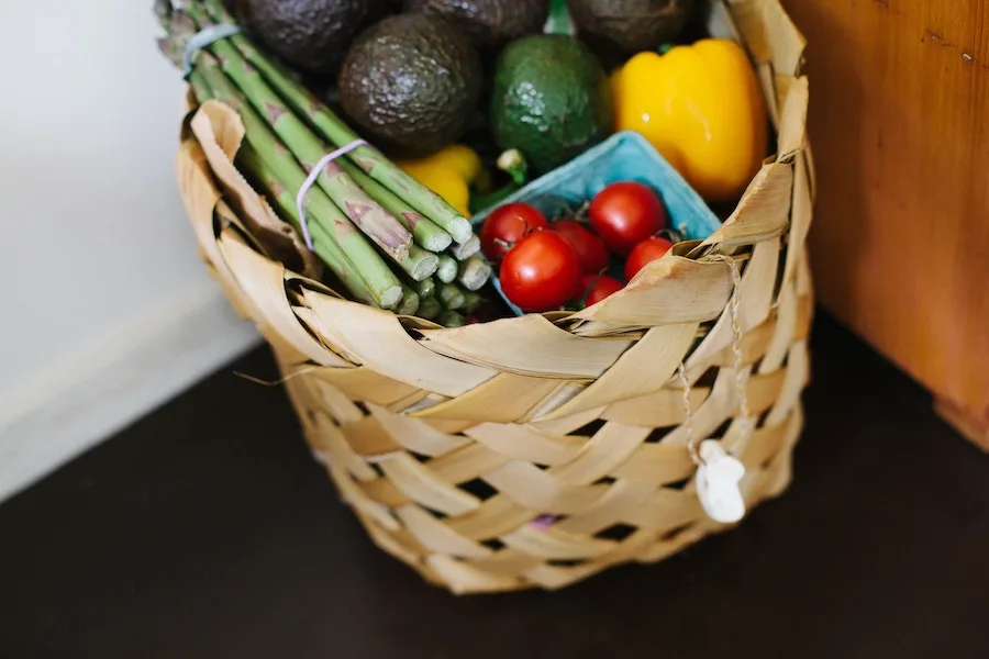 Our favorite ways to have your kids help fight hunger in your community | Cool Mom Eats (photo by Leonie Wise via Unsplash)