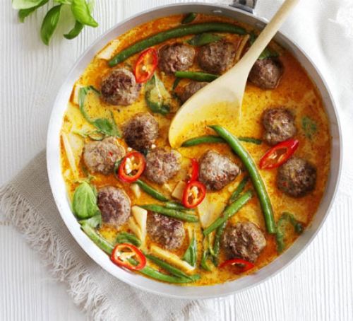 Cool Mom Eats weekly meal plan: Pork Meatball Curry | Food to Love