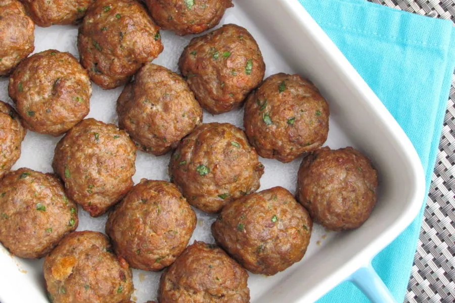 The best back to school freezer meals: Baked Italian Meatballs | Thriving Home