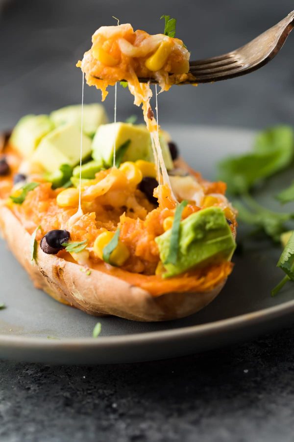 Back to school freezer meals: Freezer to Oven Enchilada Stuffed Sweet Potatoes | Sweet Peas and Saffron
