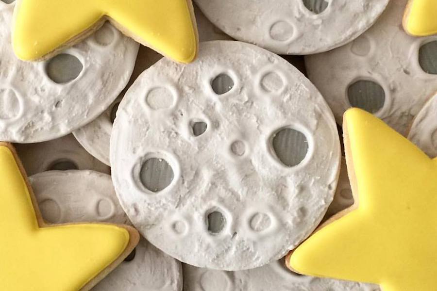 Easy solar eclipse recipes for last minute fun! Eclipse Cookies by Oh Sugar Events