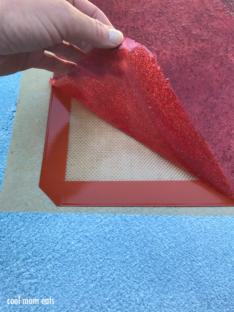 How to make homemade fruit roll-ups: as easy as they are delicious! | Jane Sweeney for Cool Mom Eats