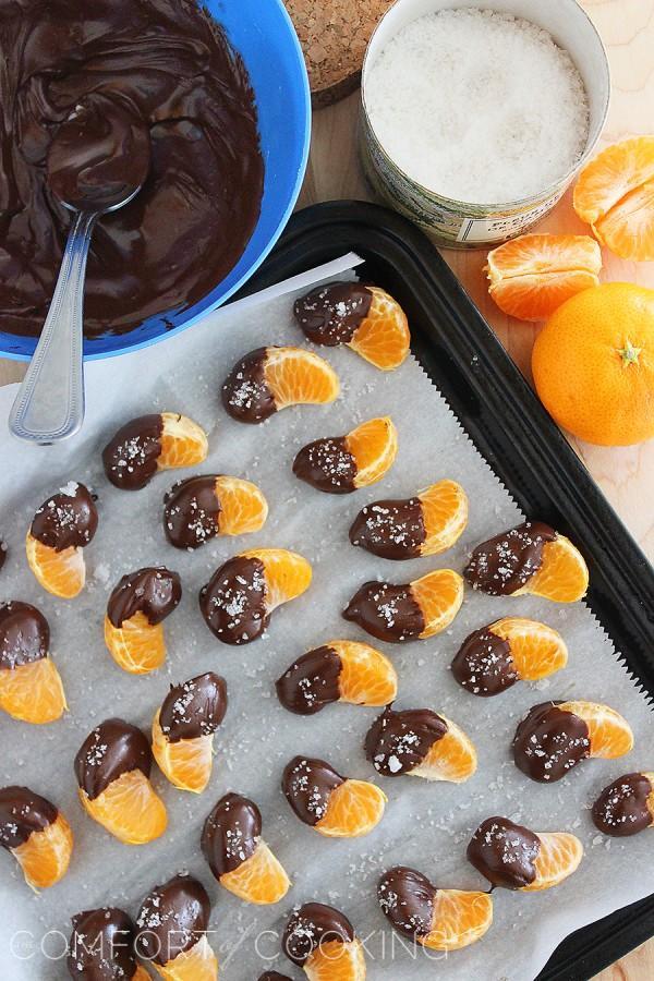 Sweet treats that are lower in sugar to give your kids the healthy after school boost they need: Chocolate Dipped Clementines with Sea Salt at Comfort of Cooking