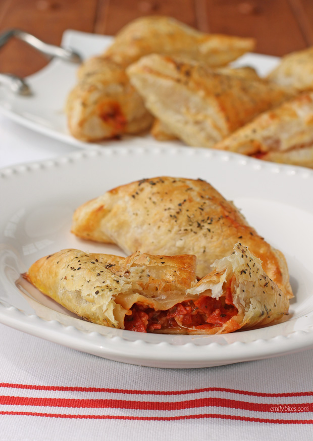 Lunchbox pizza recipes: Pizza Pockets | Emily's Bites