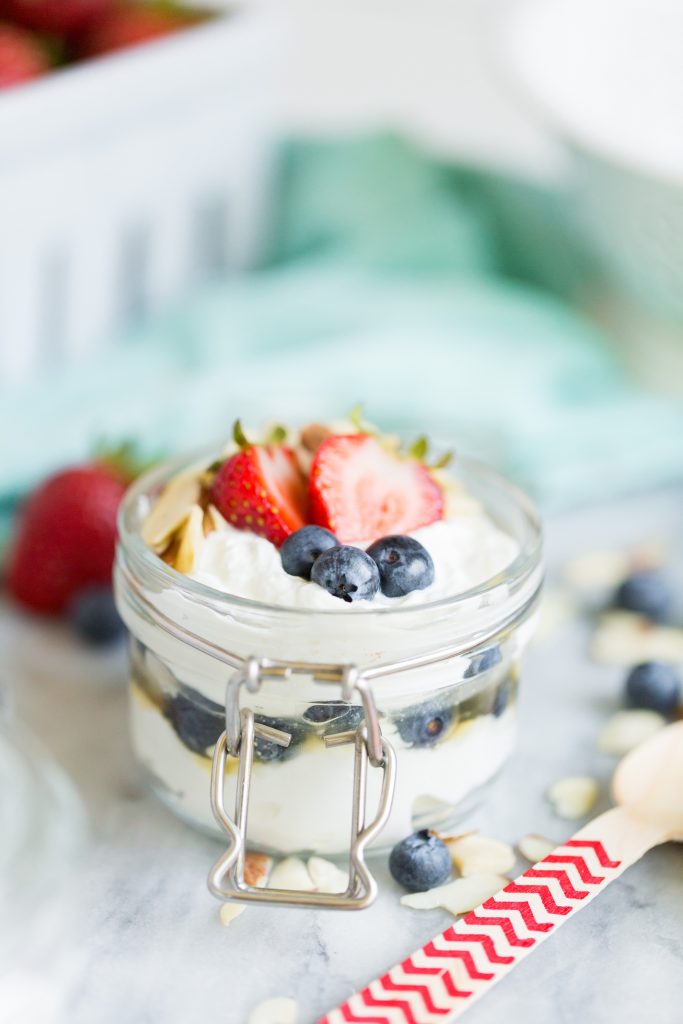 Make-ahead Instant Pot breakfasts recipes: Instant Pot Greek Yogurt | Blackberry Babe