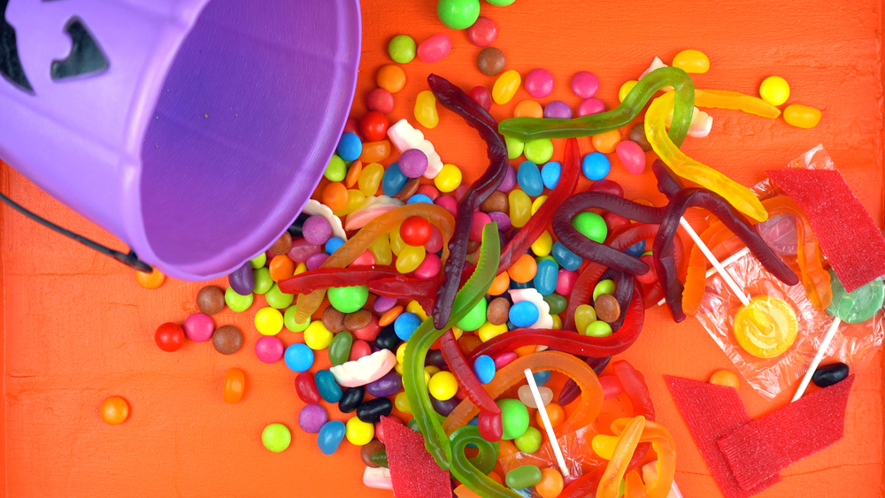 Halloween candy and wine pairings from a sommelier -- as in REAL recommendations. (Because you know you'll be stealing candy from the kids.) | Cool Mom Eats