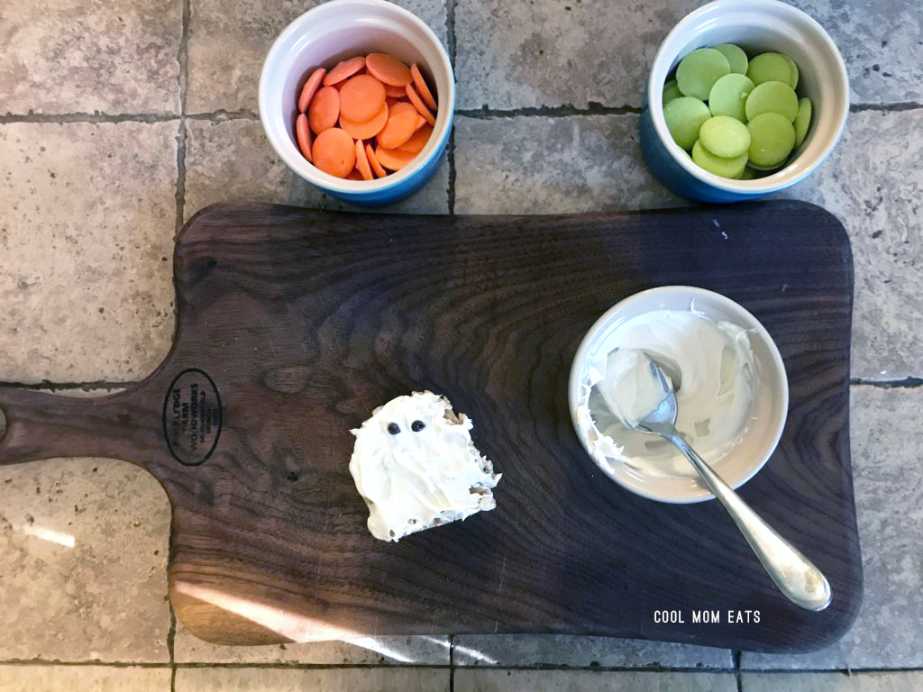 Easy Halloween dessert recipes: Super simple Halloween ghost Rice Krispies Treats | Cool Mom Eats | © photo Caroline Seigrist 