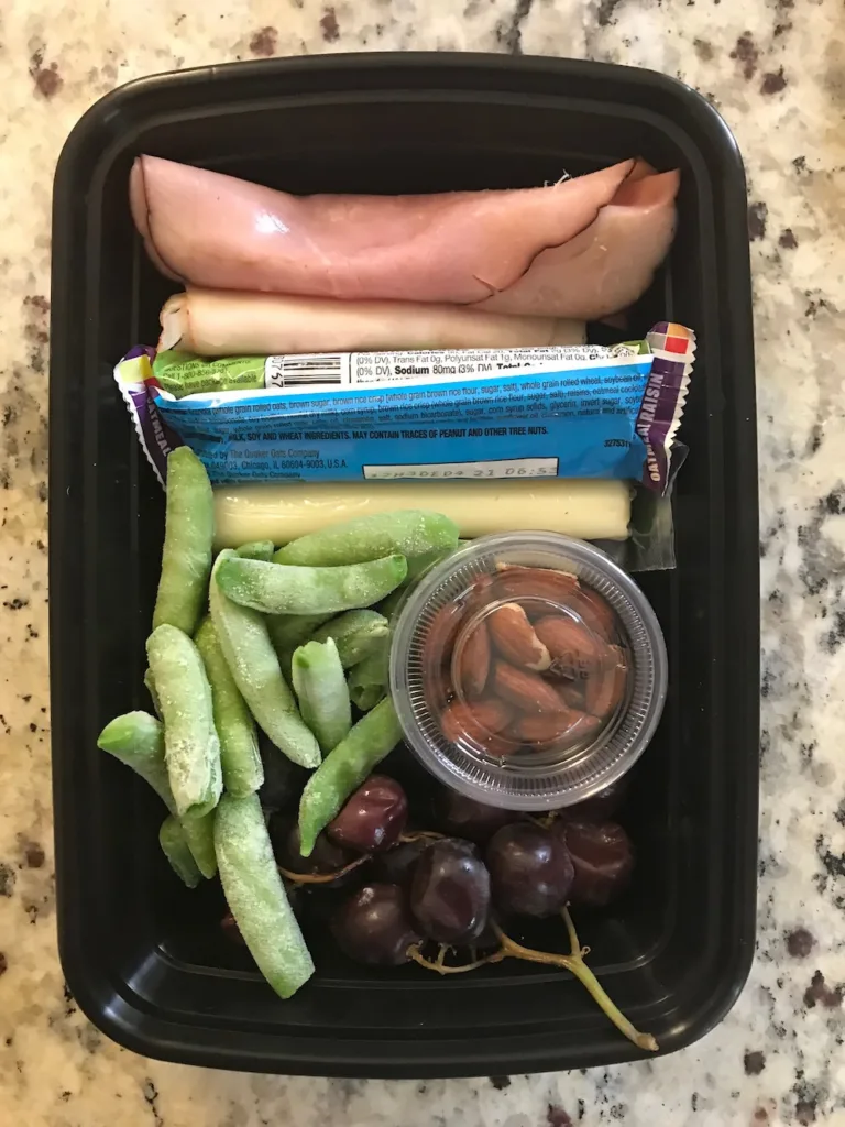 Non-sandwich school lunch ideas: Lunchmeat and cheese rollups at Cool Mom Eats