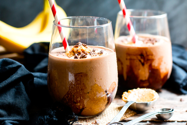 Easy on-the-go dinner recipes for when you have to eat going to or from after school activities: Chocolate and Peanut Butter Smoothie at Evolving Table