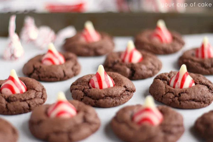 Easy holiday cookie recipes even for people who don't like to bake! 4-Ingredient Christmas Cookies at Your Cup of Cake