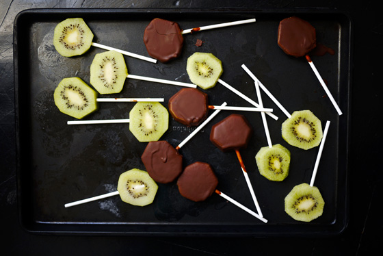Healthy dessert recipes for kids: Easiest Chocolate-Covered Fruit Pops | One Hungry Mama