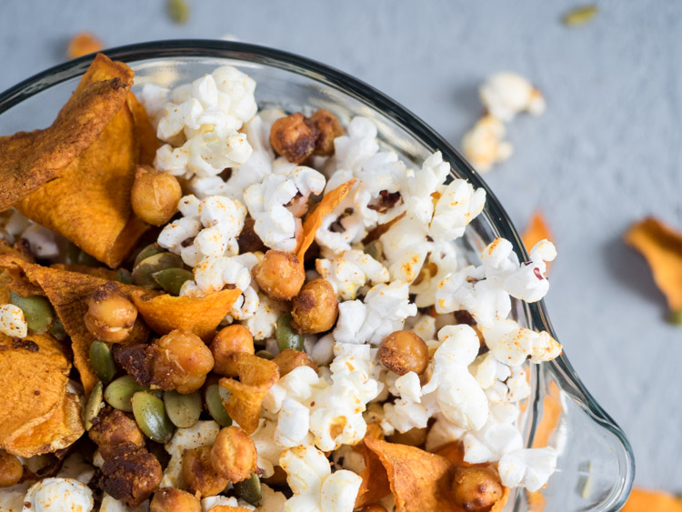 Fantastic recipes to make with kids that aren't dessert: Spiced Chickpea Snack Mix | The Seasoned Vegetable