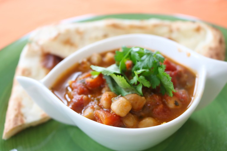 Skinny Instant Pot recipes: Spiced Chickpea Curry | Instantpottin' with Poonam