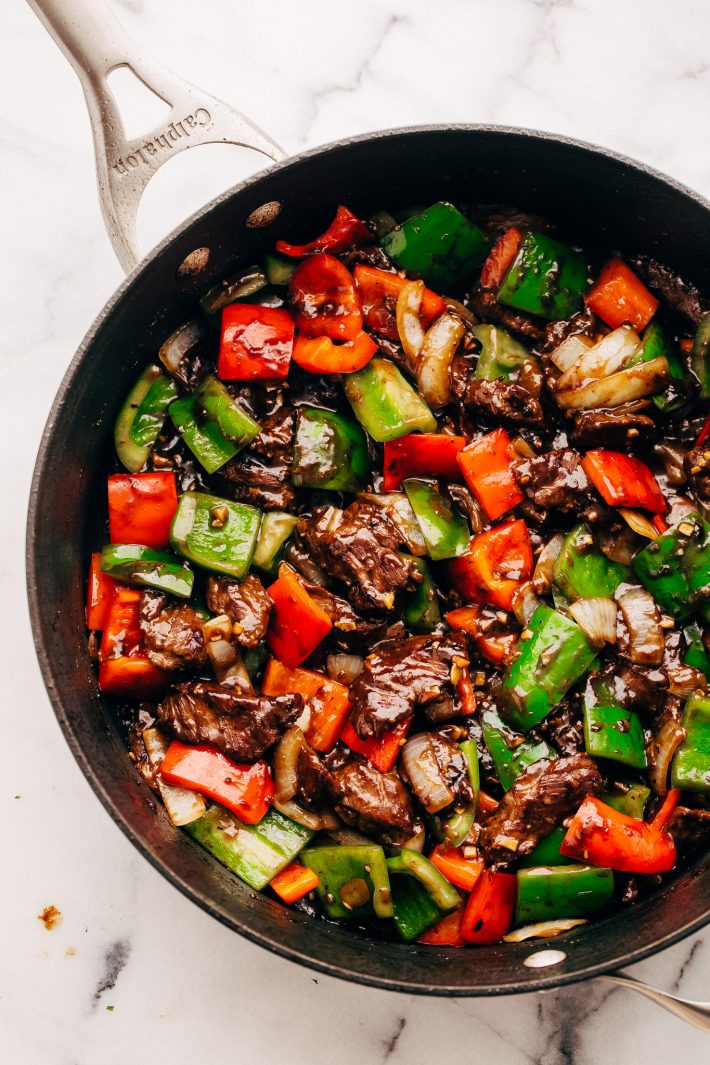 Cool Mom Eats weekly meal plan: Garlic Lover's Pepper Steak Stir Fry | Little Spice Jar Cool Mom Eats weekly meal plan: Garlic Lover's Pepper Steak Stir Fry | Little Spice Jar