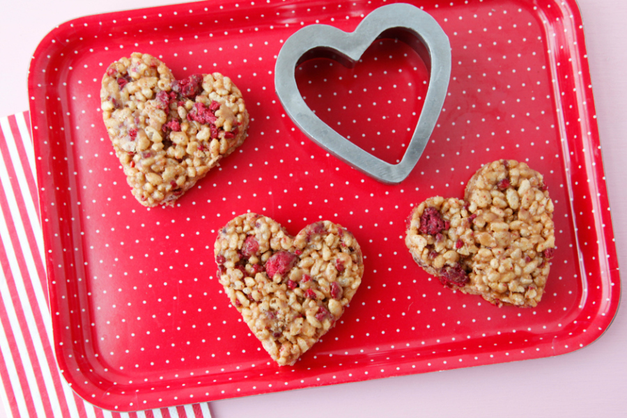 Last-minute lunch box treats for Valentine's Day: Heart Crispy Treats | Weelicious