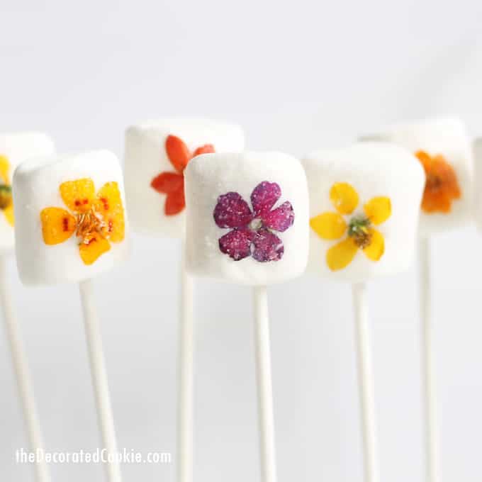 Edible Mother's Day gifts: Flower Marshmallows at The Decorated Cookie