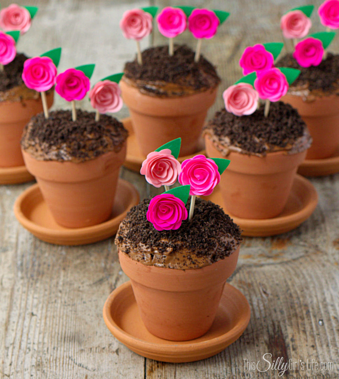 Edible Mother's Day gifts: Flower-pot Cupcakes at This Silly Girl's Kitchen