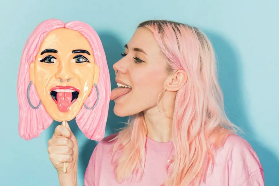 Face Licker by Firebox makes personalized lollipops. Whoa! Best gift ever or insane?