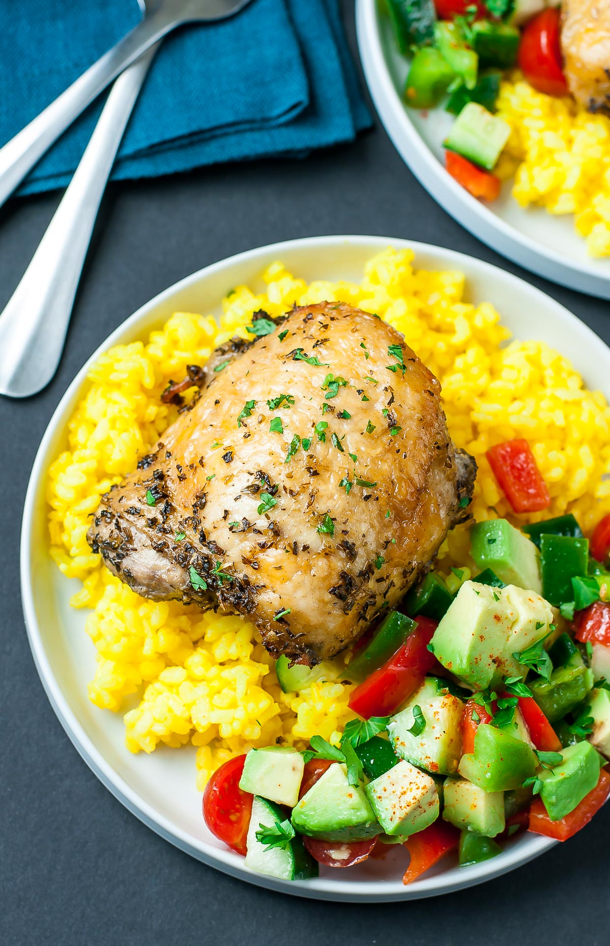 Budget-friendly dinners: Crispy Baked Chicken Thighs with Garlic Turmeric Rice | Peas and Crayons Budget-friendly dinners: Crispy Baked Chicken Thighs with Garlic Turmeric Rice | Peas and Crayons