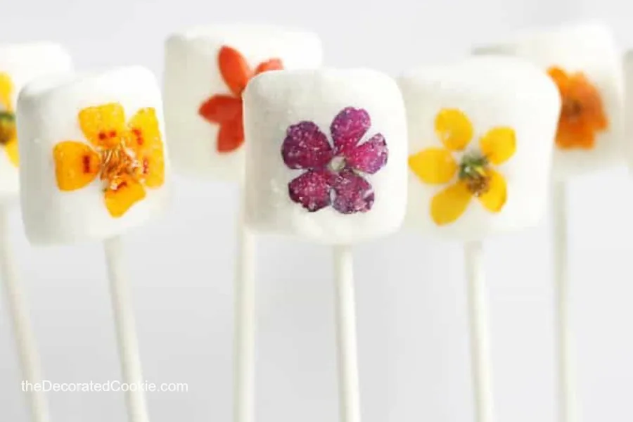 homemade edible Mother's Day gifts the kids can help make: Gorgeous floral marshmallow pops from The Decorated Cookie