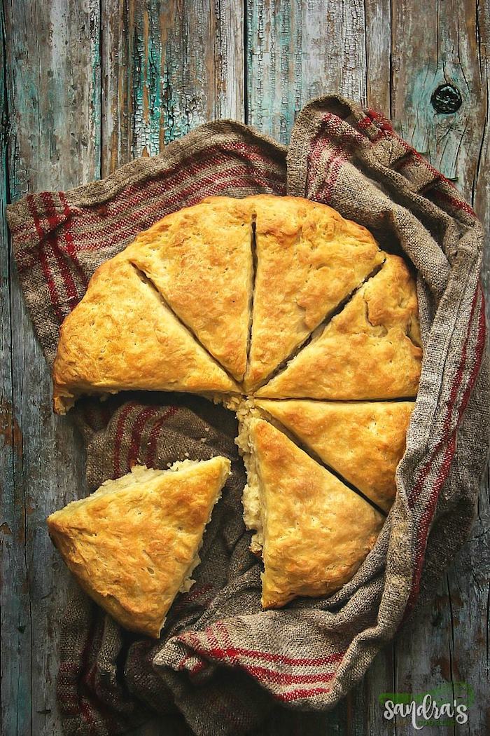 Simple camping recipes: Dutch Oven Damper Bread at Sandra's Easy Cooking