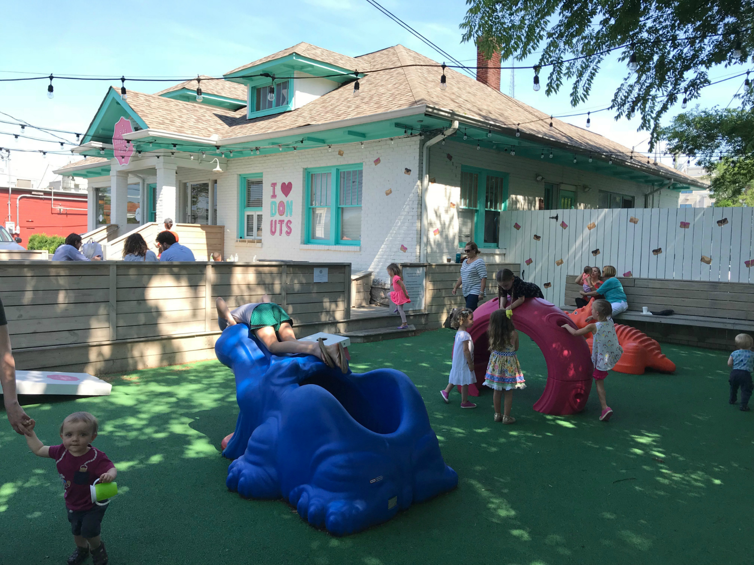 Eating out with kids in Nashville: Five Daughters | Photo © Caroline Siegrist for Cool Mom Eats