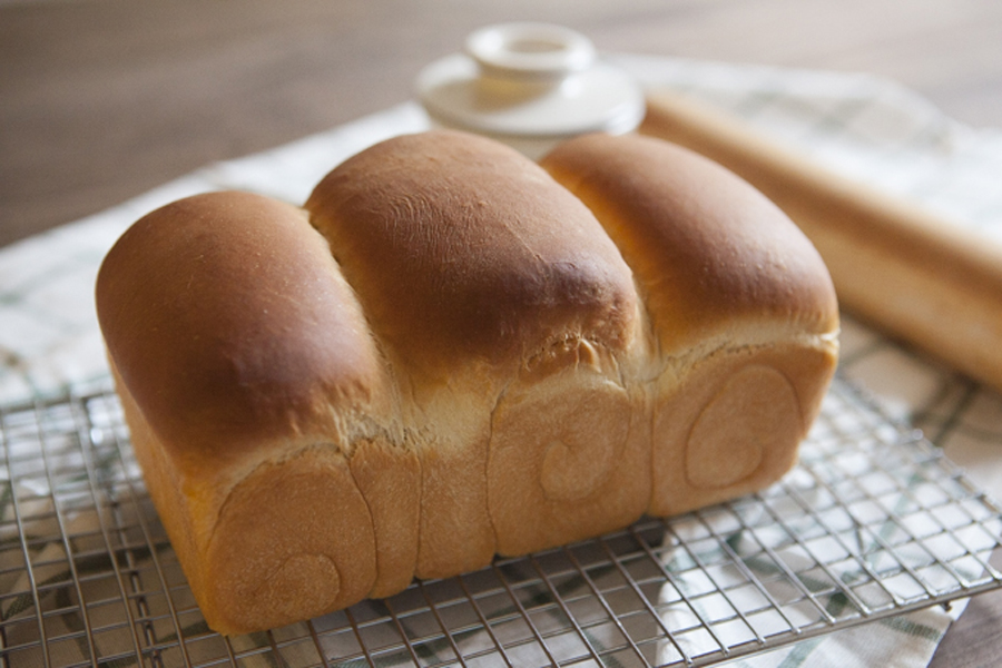 Shokupan, Japanese Milk Bread Recipe: Dreams of Dashi