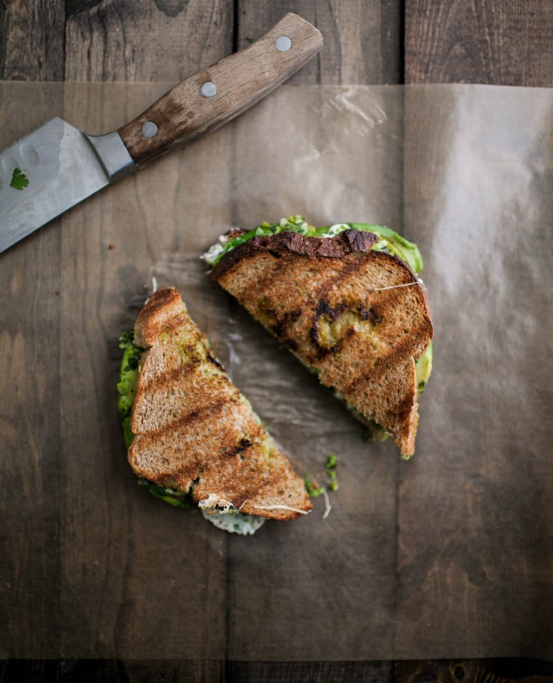 Weekly Meal plan with foods in season in summer: Avocado Mozarella Chimichurri Grilled Cheese recipe from Naturally Ella 