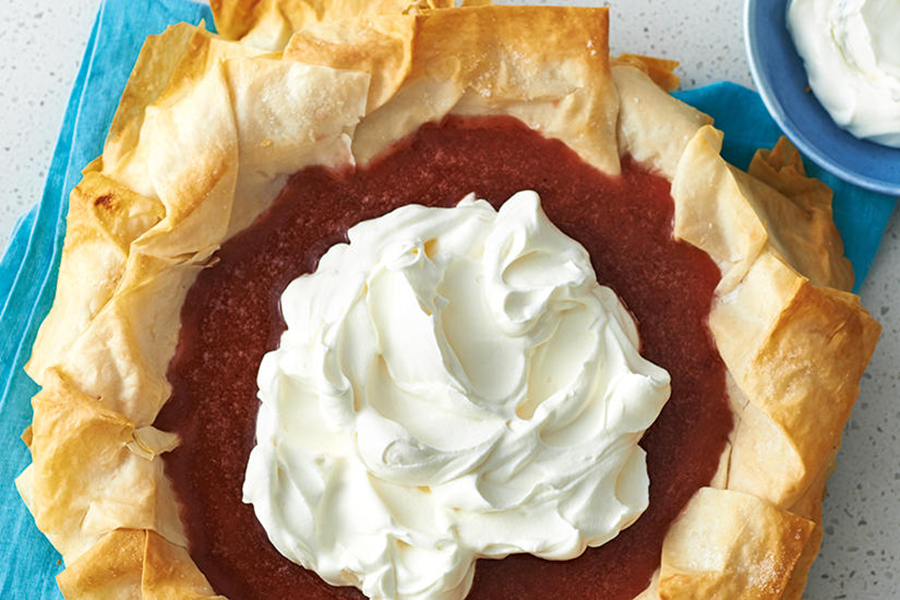 Easy Homemade Pie Crusts: Flaky Strawberry Cream Pie With Phyllo Crust at Canadian Living