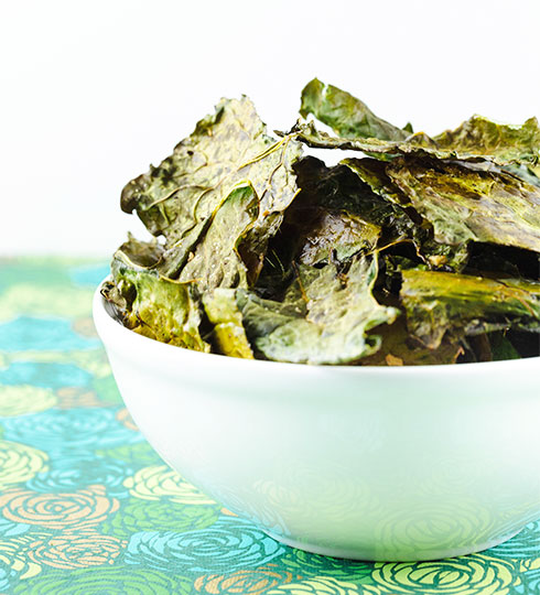 Snack recipes to increase breast milk supply: Garlic Kale Chips at Confetti Kitchen 