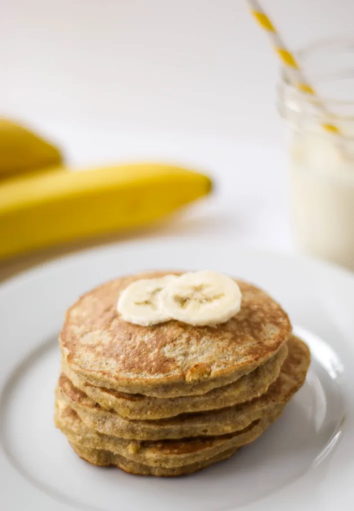 Gluten-free banana oatmeal protein pancakes from the Wholesome Fork: A clever non-sandwich lunch box idea for school. (Yes, lunch!)