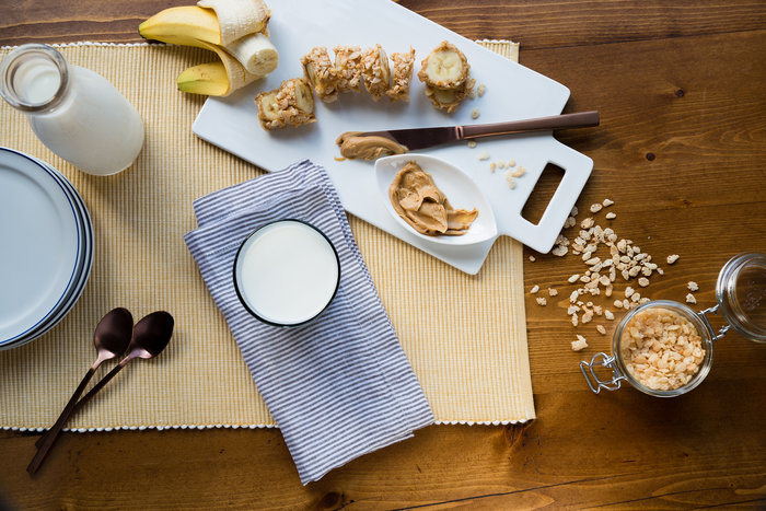 Creative non-sandwich lunch ideas for back to school: Peanut butter and banana "sushi" rolls with some clever alternative ideas